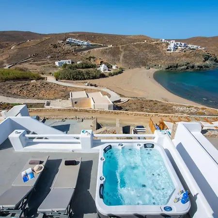 Seaview - Private Pool & Hot Tub Merchia Beach