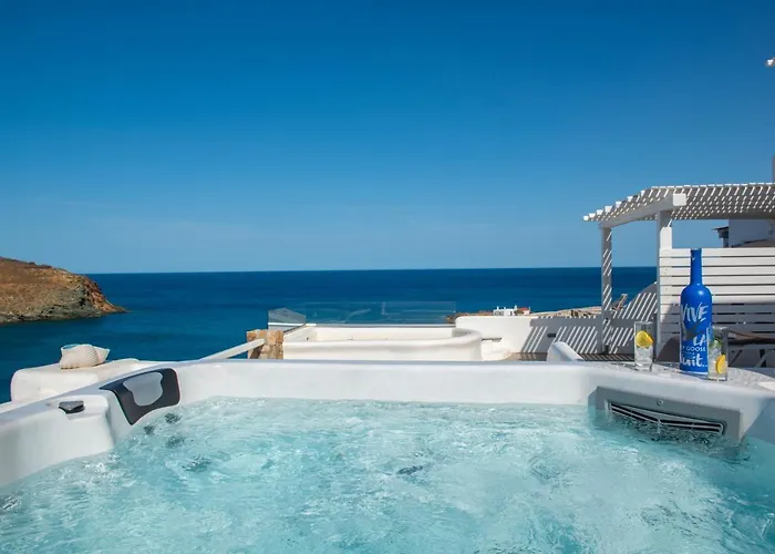 Seaview Oasis With Pool & Hot Tub