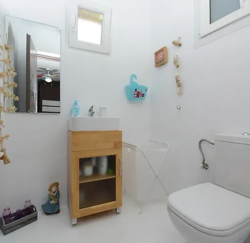 Nyaraló Seaview Oasis With Pool & Hot Tub